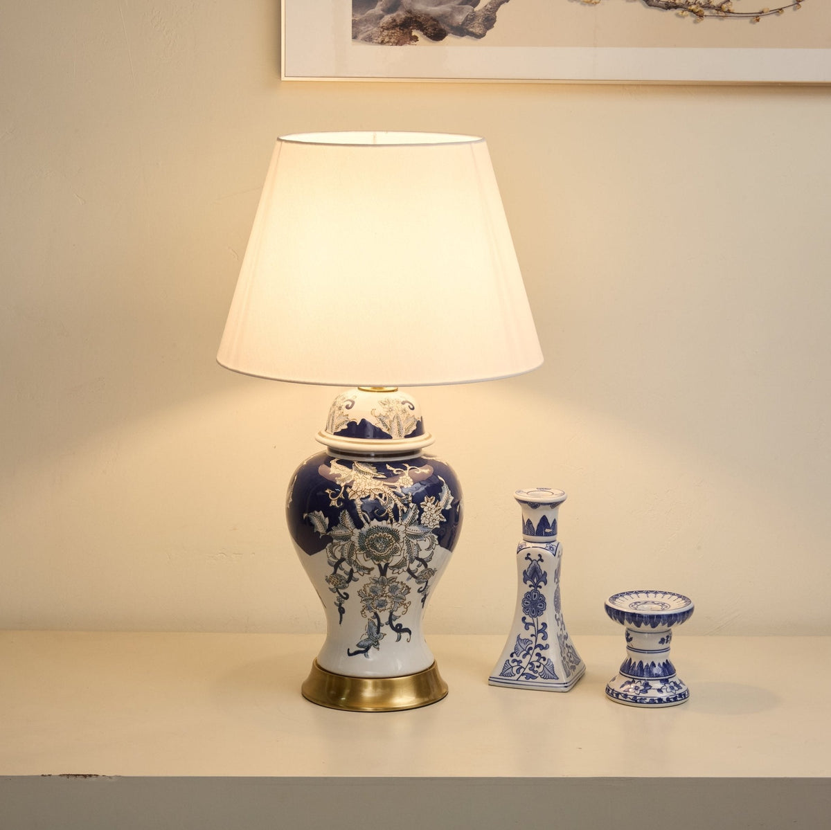 Montreval bordslampa med accentdetaljer