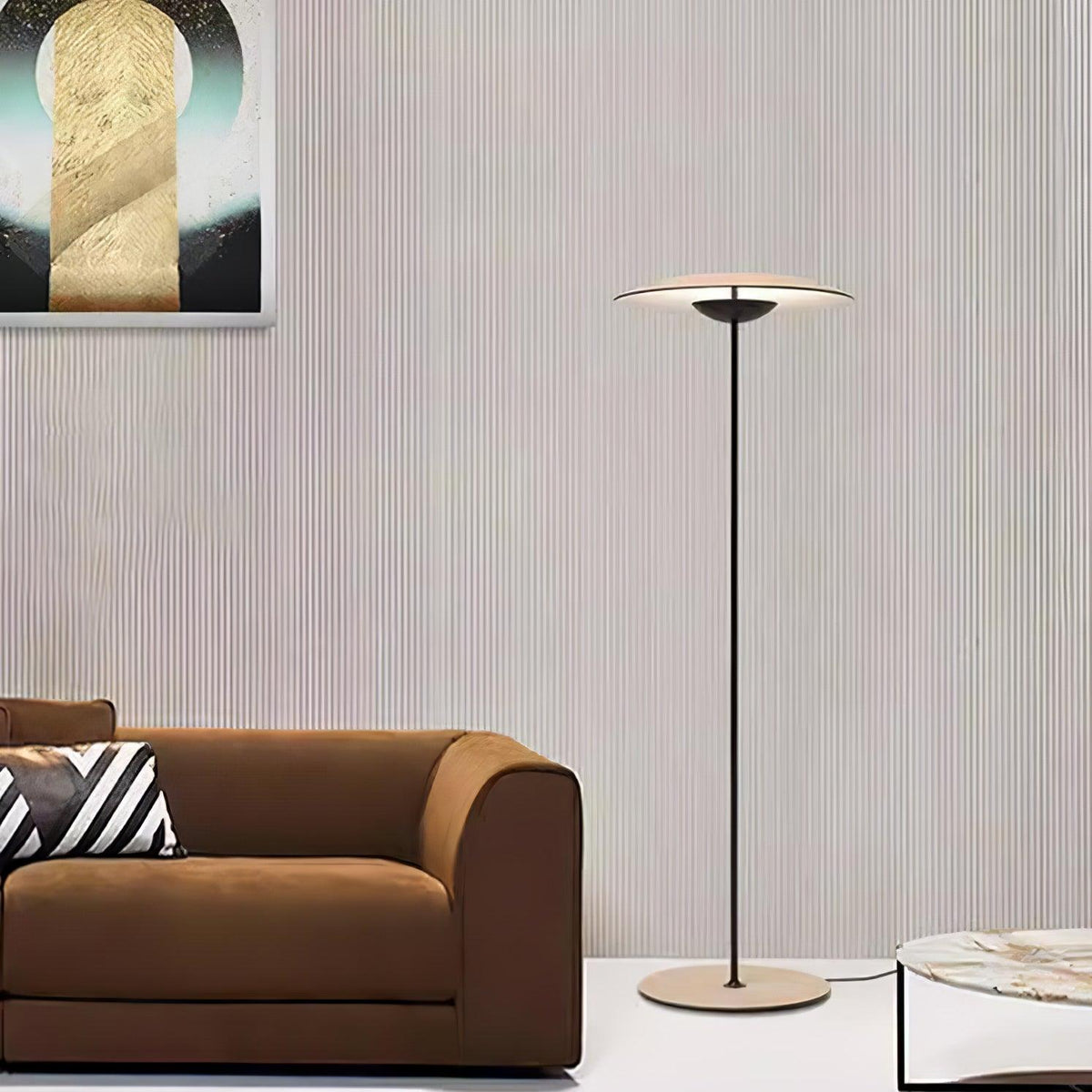 Ferinira minimalistisk golvlampa i aluminium