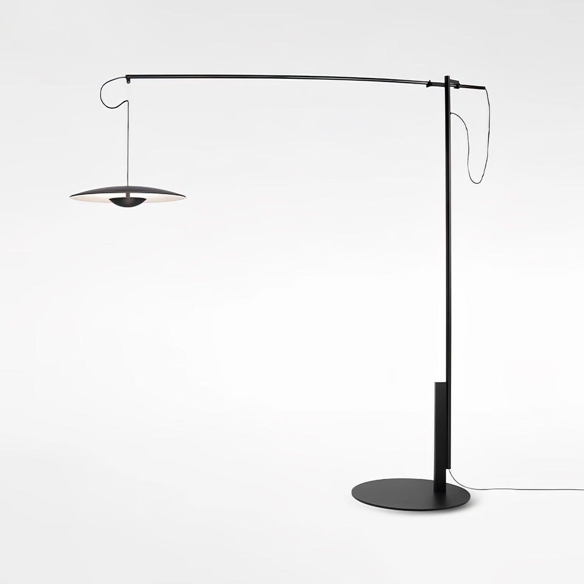 Ferinira minimalistisk golvlampa i aluminium