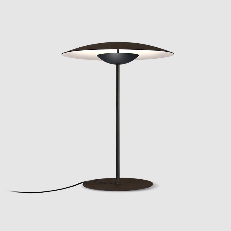 Candeeiro de mesa Elaarelia fino e minimalista