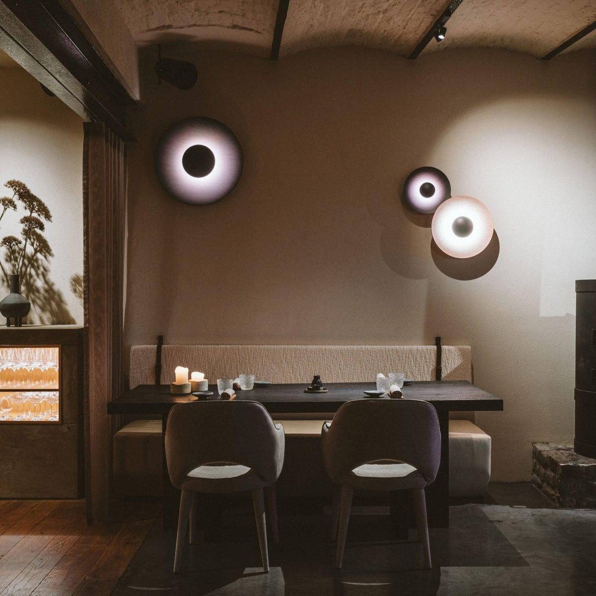 Erlirora enkel vägglampa med mjukt sken, plug-in