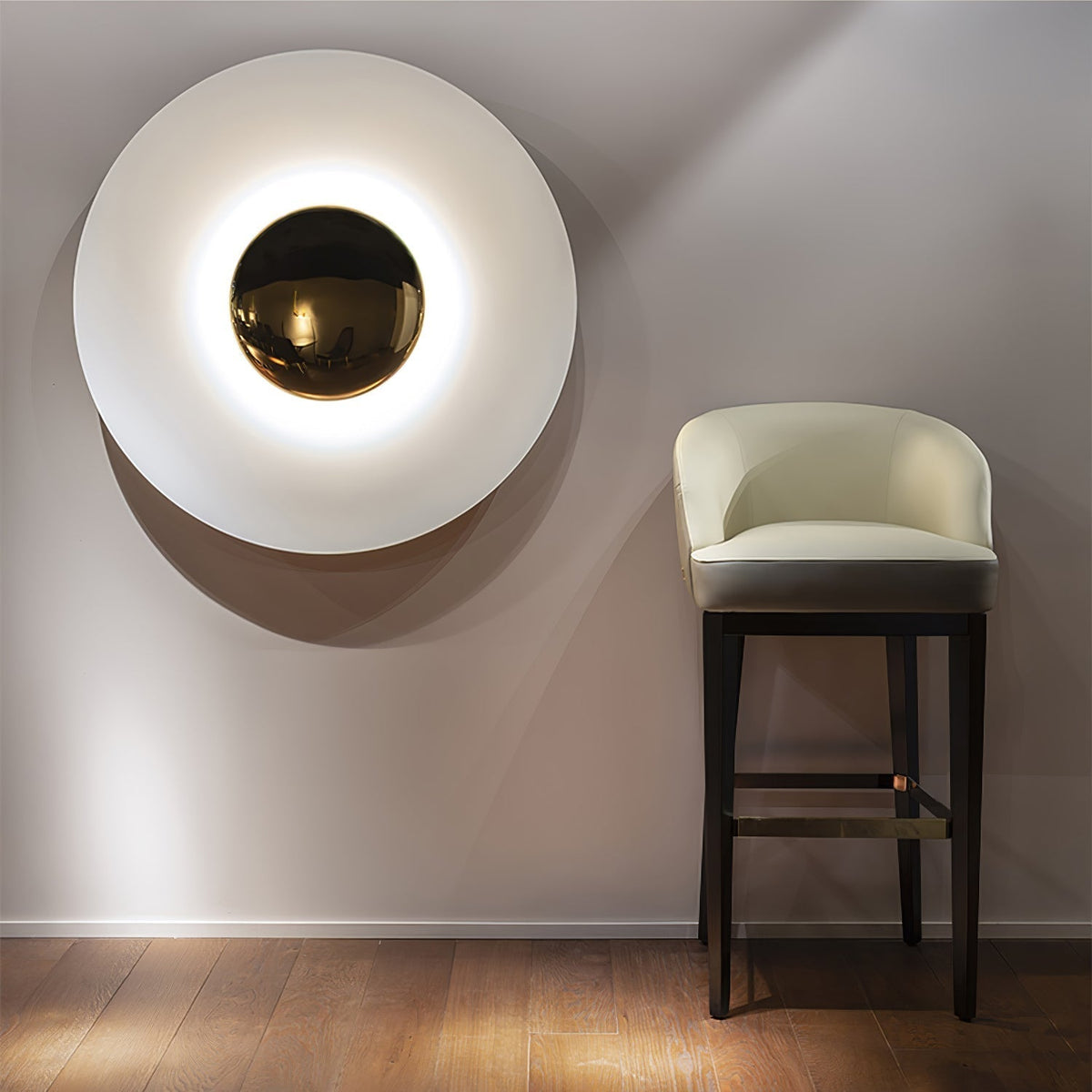 Erlirora enkel vägglampa med mjukt sken, plug-in