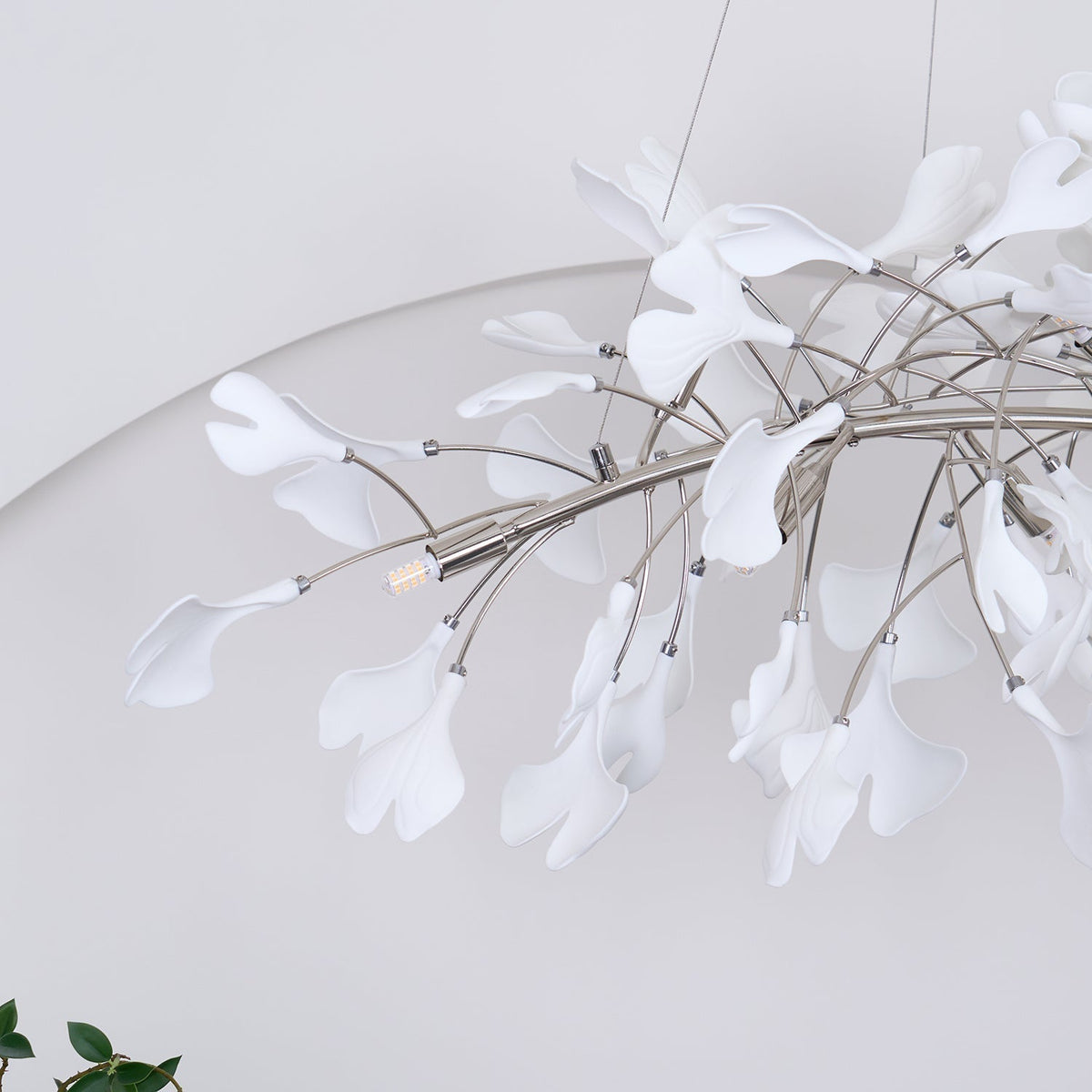 Aruxin art deco -tyylinen alaspäin kaartuva neidonhiuspuukattokruunu