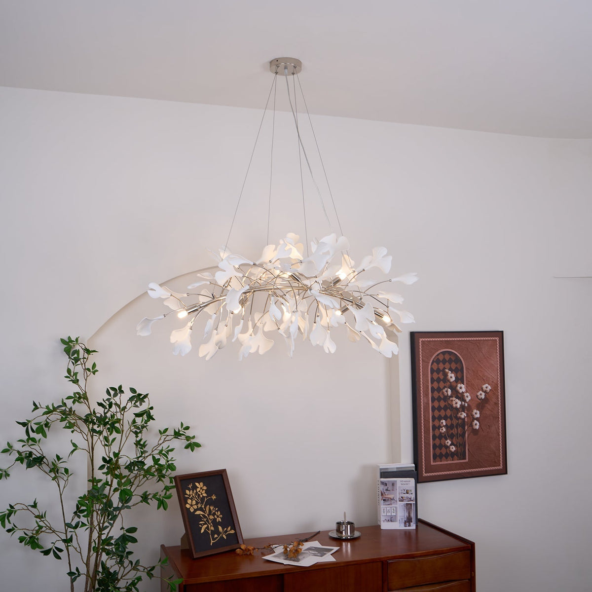 Aruxin art deco -tyylinen alaspäin kaartuva neidonhiuspuukattokruunu