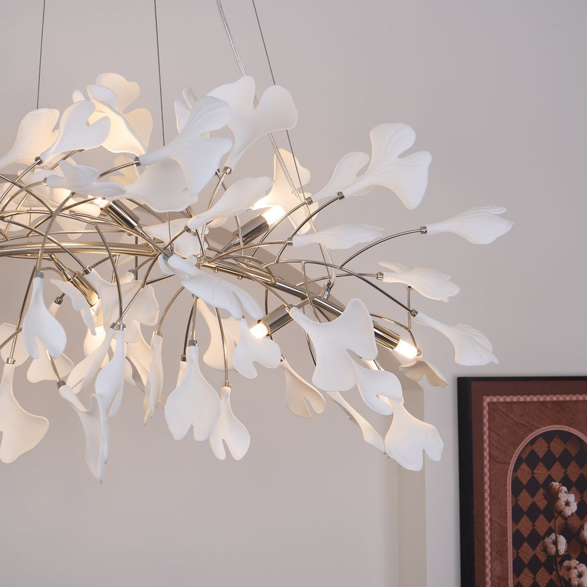 Aruxin art deco -tyylinen alaspäin kaartuva neidonhiuspuukattokruunu