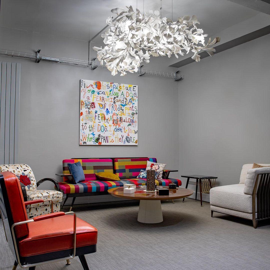 Estrutura de lustre Calix com cúpula de folhas de ginkgo em cerâmica, branco e dourado, moderno