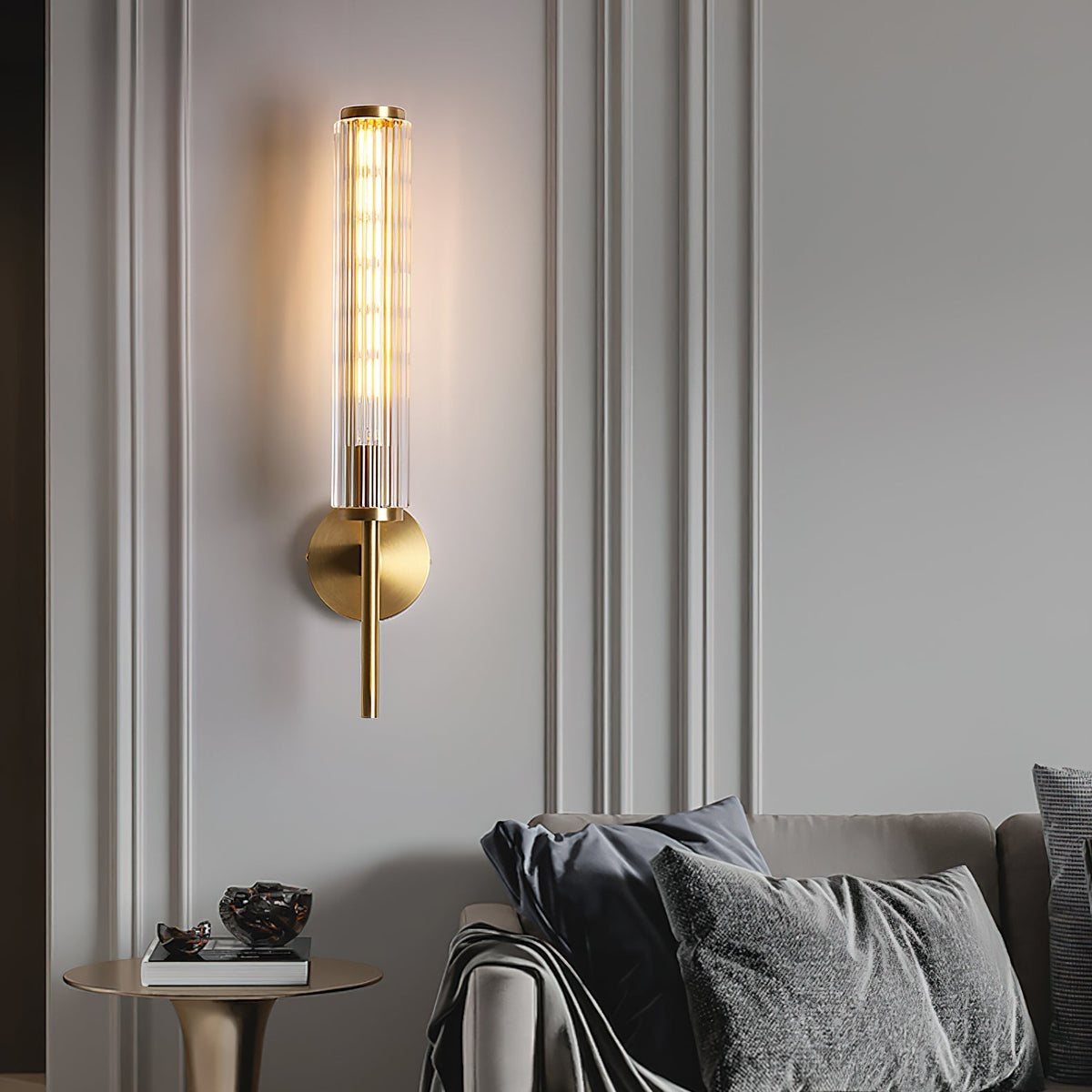 Candeeiro de parede Faylen premium linear de latão e vidro