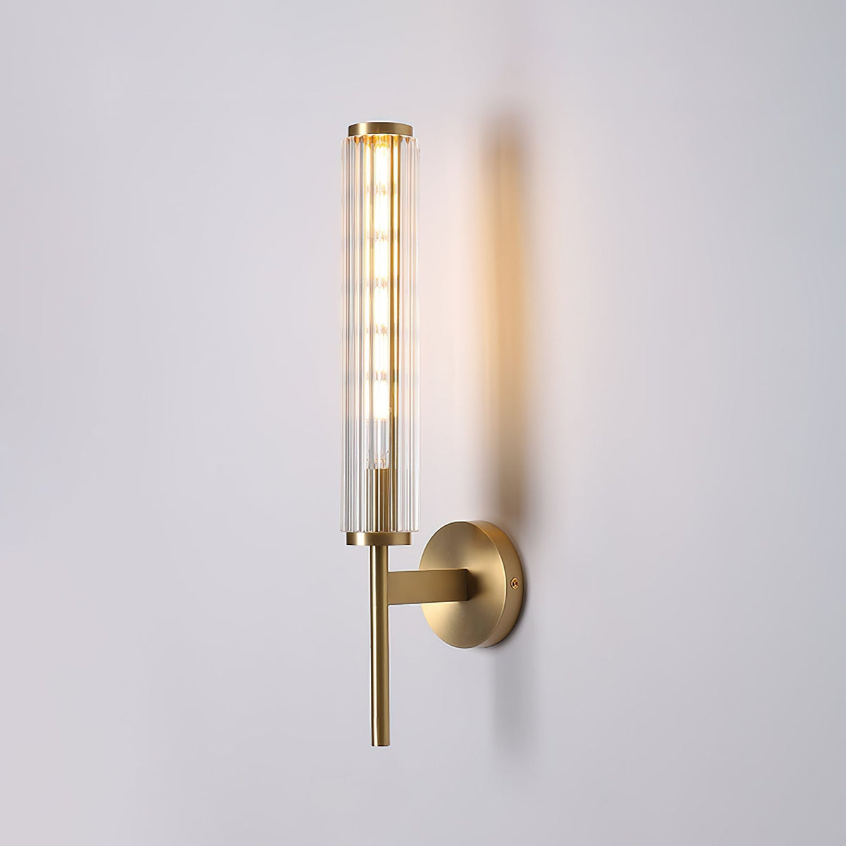 Candeeiro de parede Faylen premium linear de latão e vidro