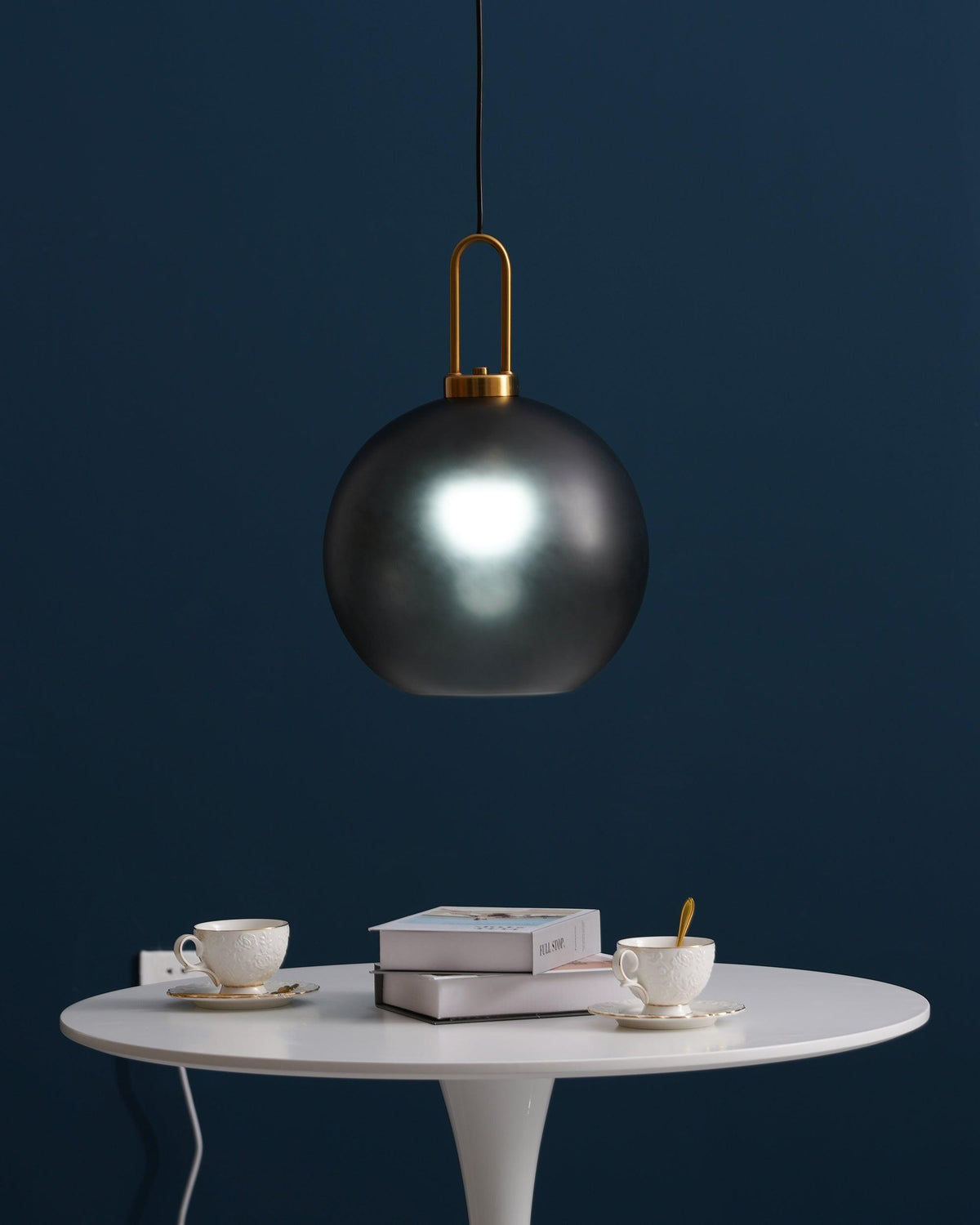 Sevelo pendel i matteret glas, swag-design, justerbar