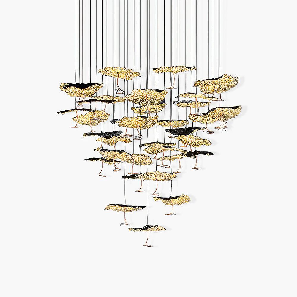 Aureate-klyngekrone i messing med skyinspireret design