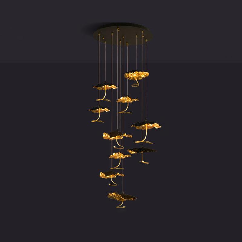 Aureate-klyngekrone i messing med skyinspireret design