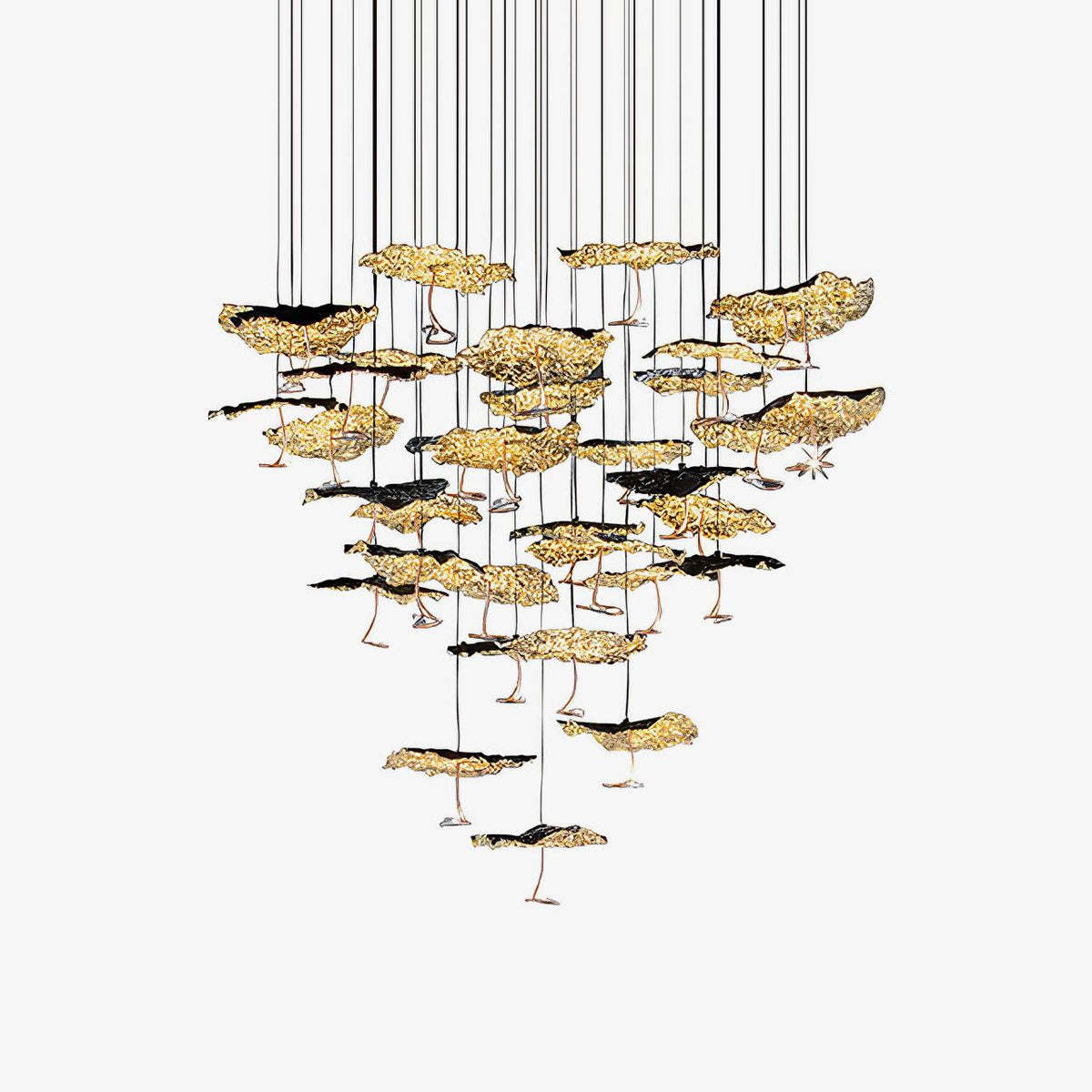 Aureate-klyngekrone i messing med skyinspireret design