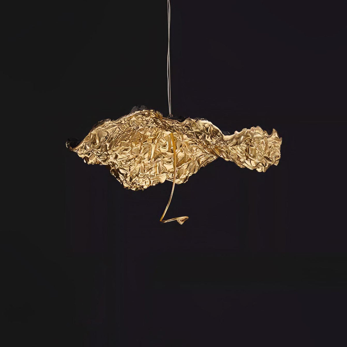 Aureate-klyngekrone i messing med skyinspireret design