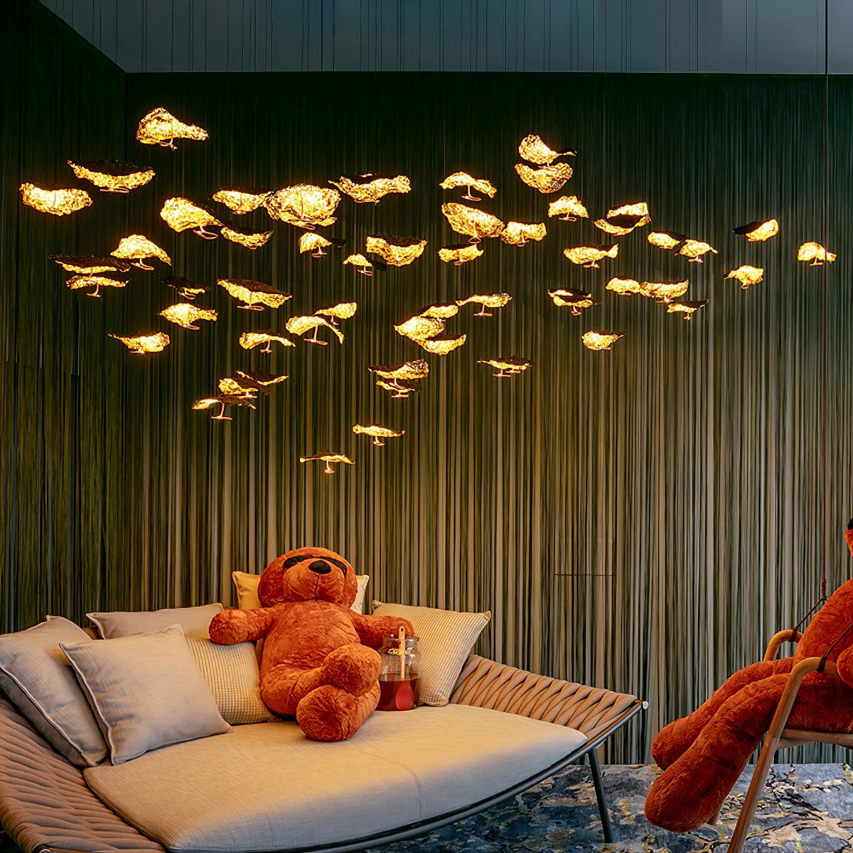 Aureate-klyngekrone i messing med skyinspireret design