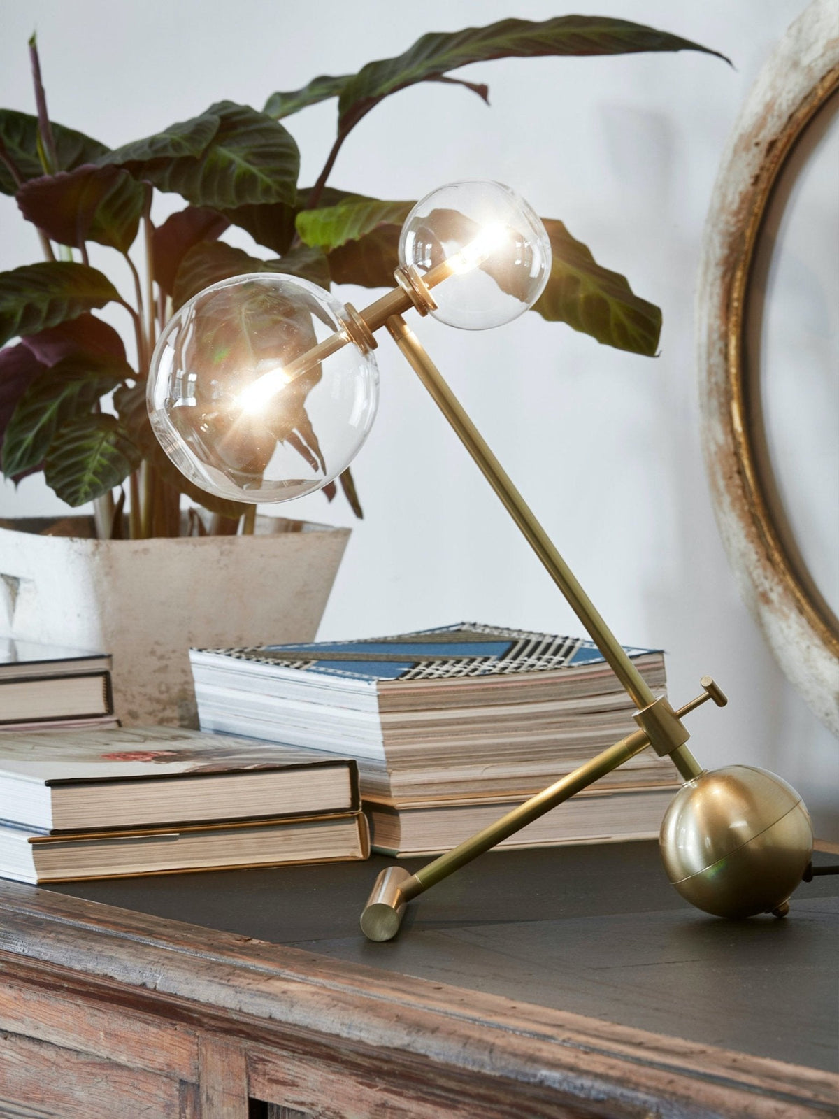 Deno moderne bordlampe