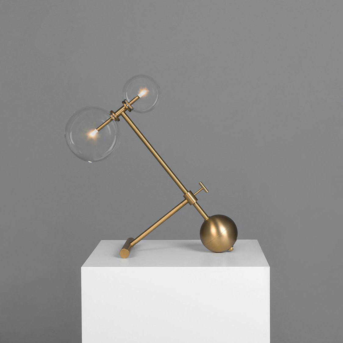 Deno moderne bordlampe