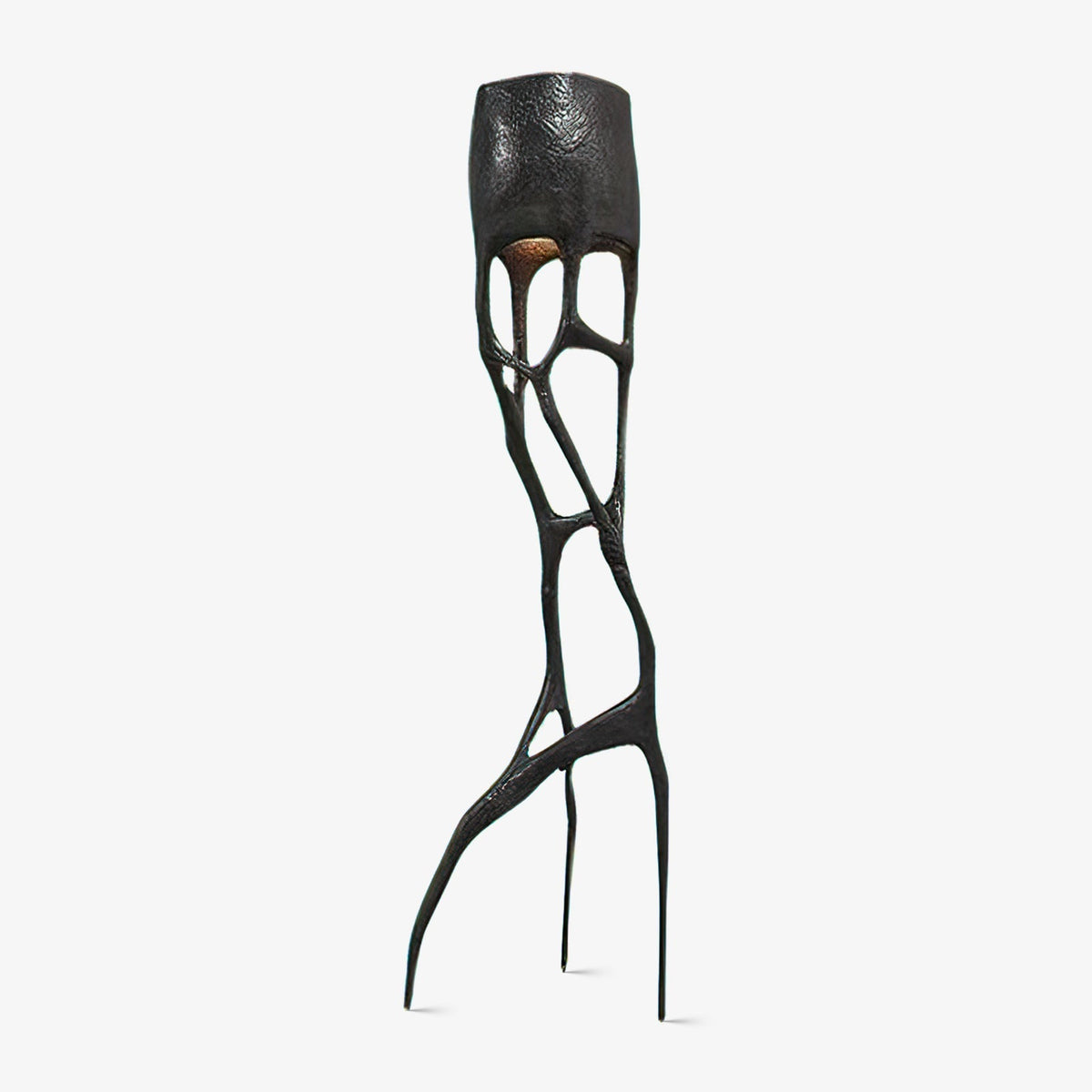 Candeeiro de pé com escultura gótica Caelith