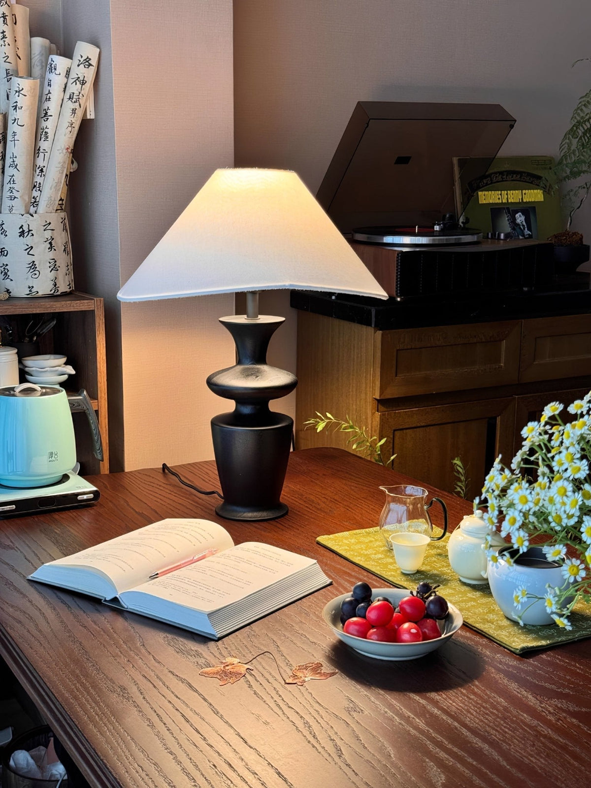 Arius vintagebordlampe i træ