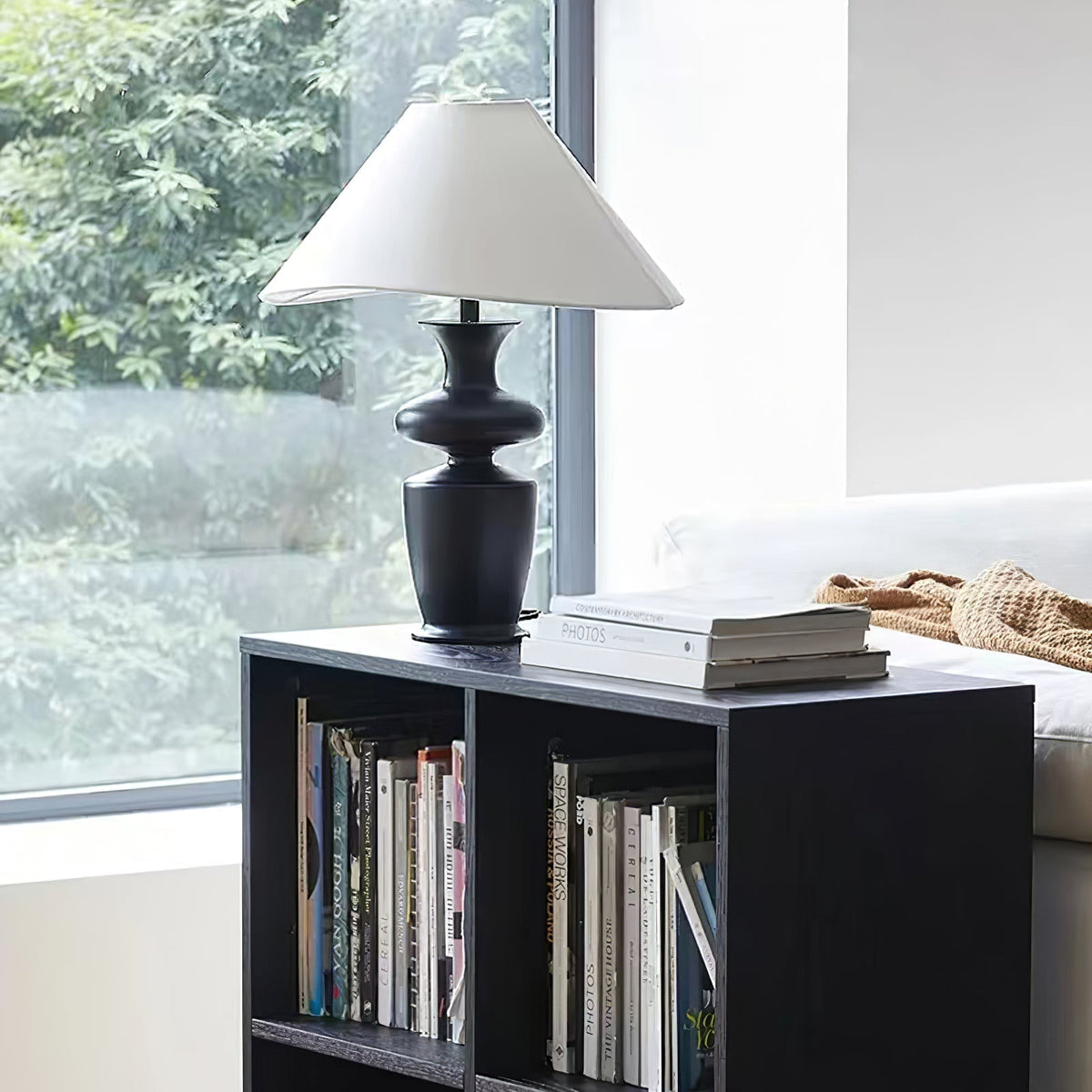 Arius vintagebordlampe i træ