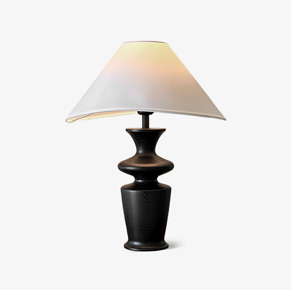 Arius vintagebordlampe i træ