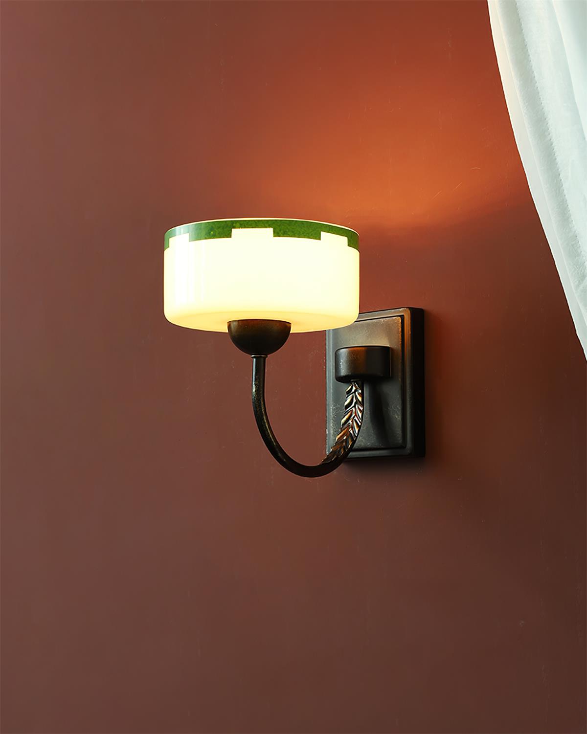 Avenerette Wall Lamp