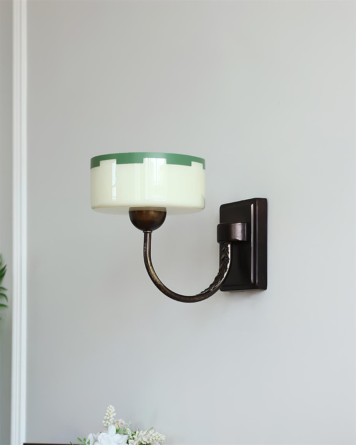 Avenerette Wall Lamp