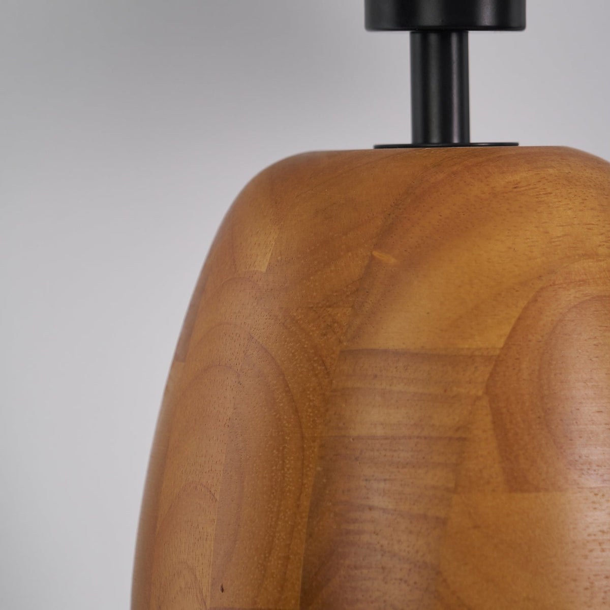 Candeeiro de mesa em madeira Lindenier