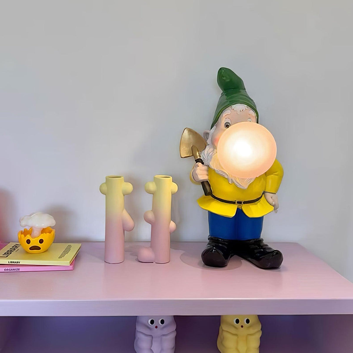 Candeeiro de mesa Brisa em resina, divertido