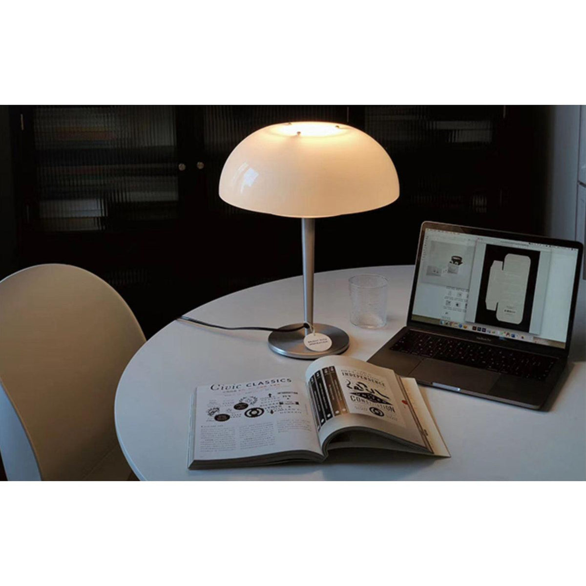 Nilten modern glasbordslampa