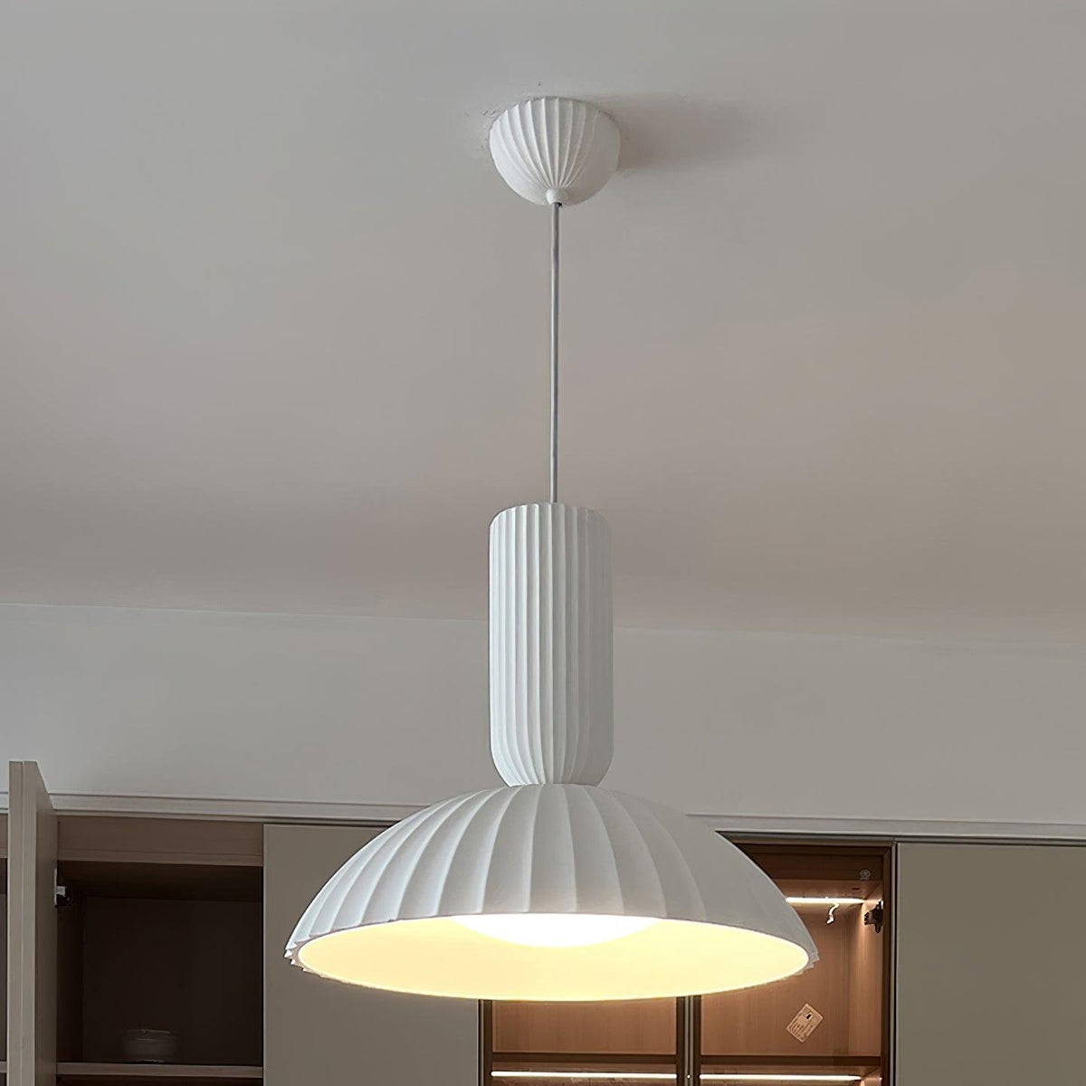 Tixu hyggelig pendellampe i resin