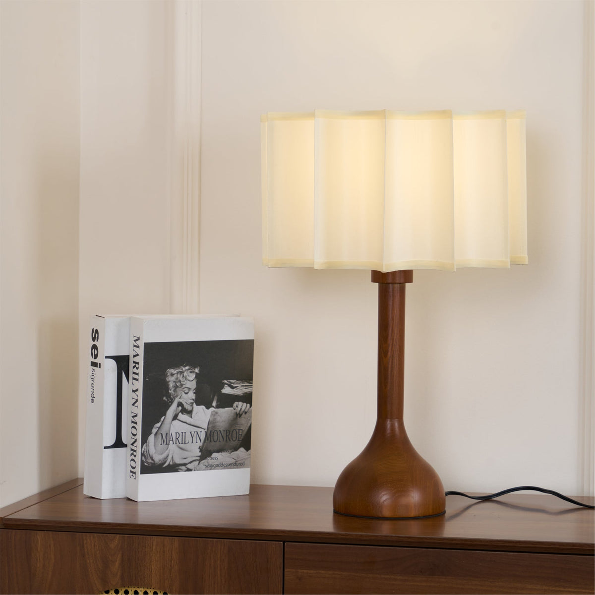 Livenq bordlampe i træ og stof retro