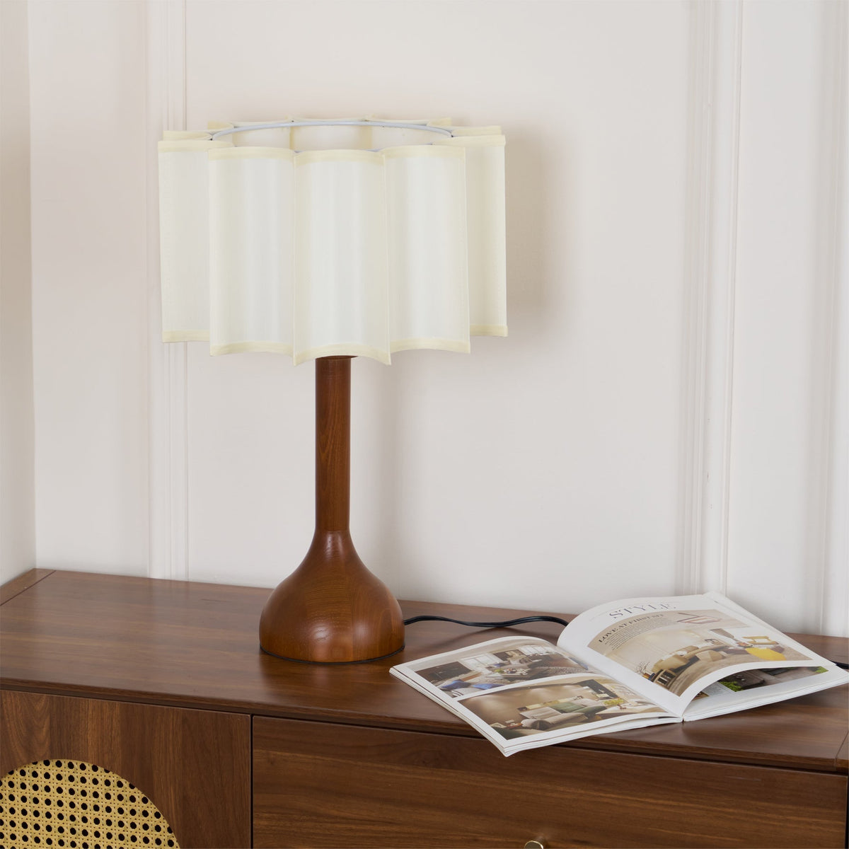 Livenq bordlampe i træ og stof retro