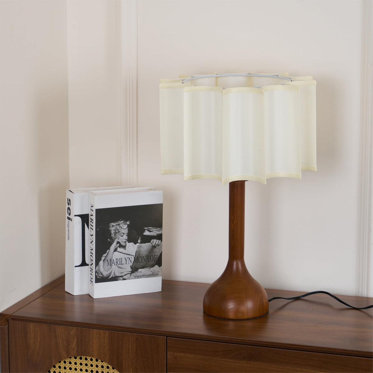 Livenq bordlampe i træ og stof retro