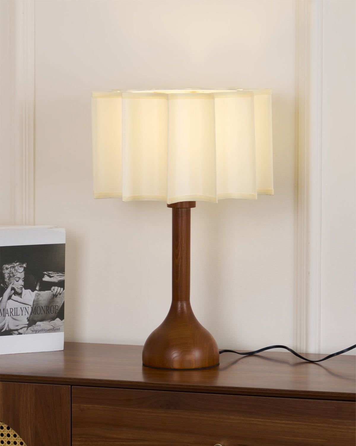 Livenq bordlampe i træ og stof retro