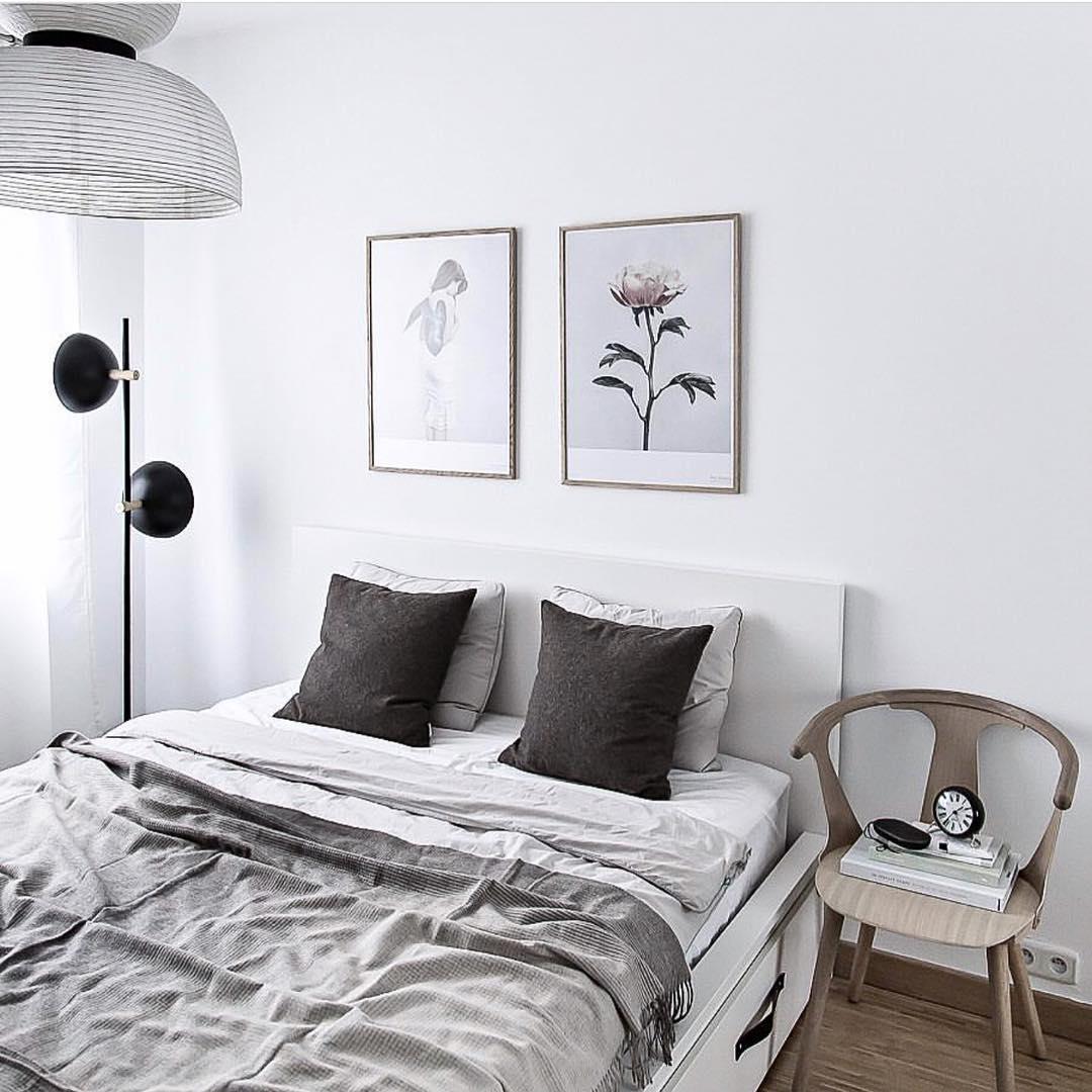 Candeeiro de pé minimalista em vidro Lumase