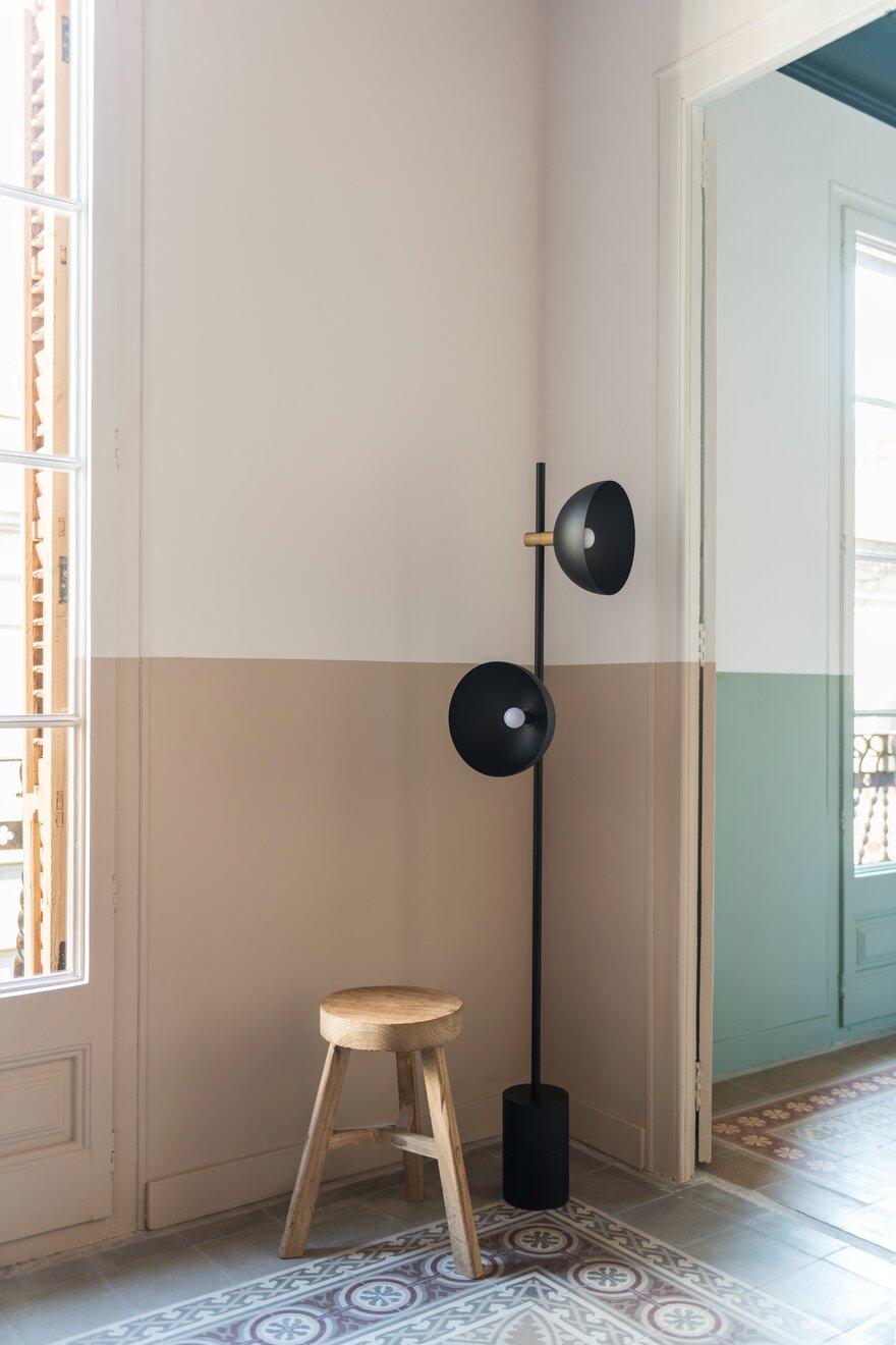 Candeeiro de pé minimalista em vidro Lumase