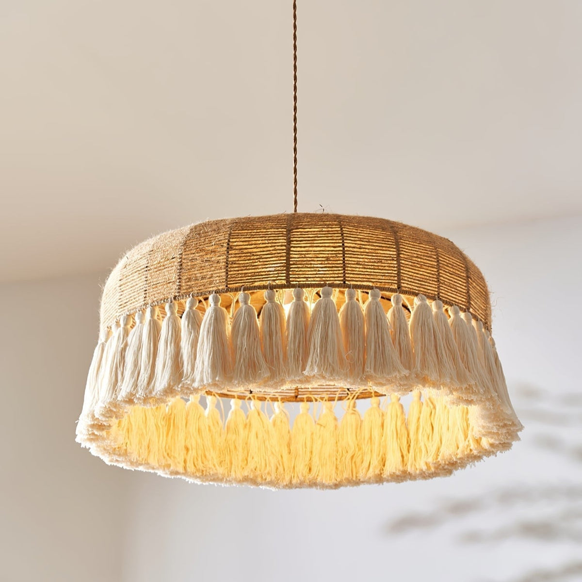 Bohemisk handvävd taklampa i jute