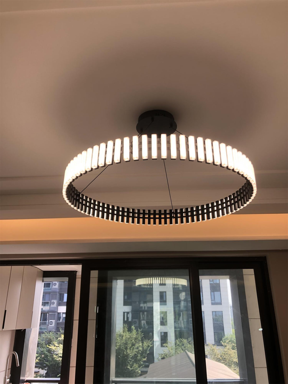 Rivo tyylikäs LED-riippukattovalaisin