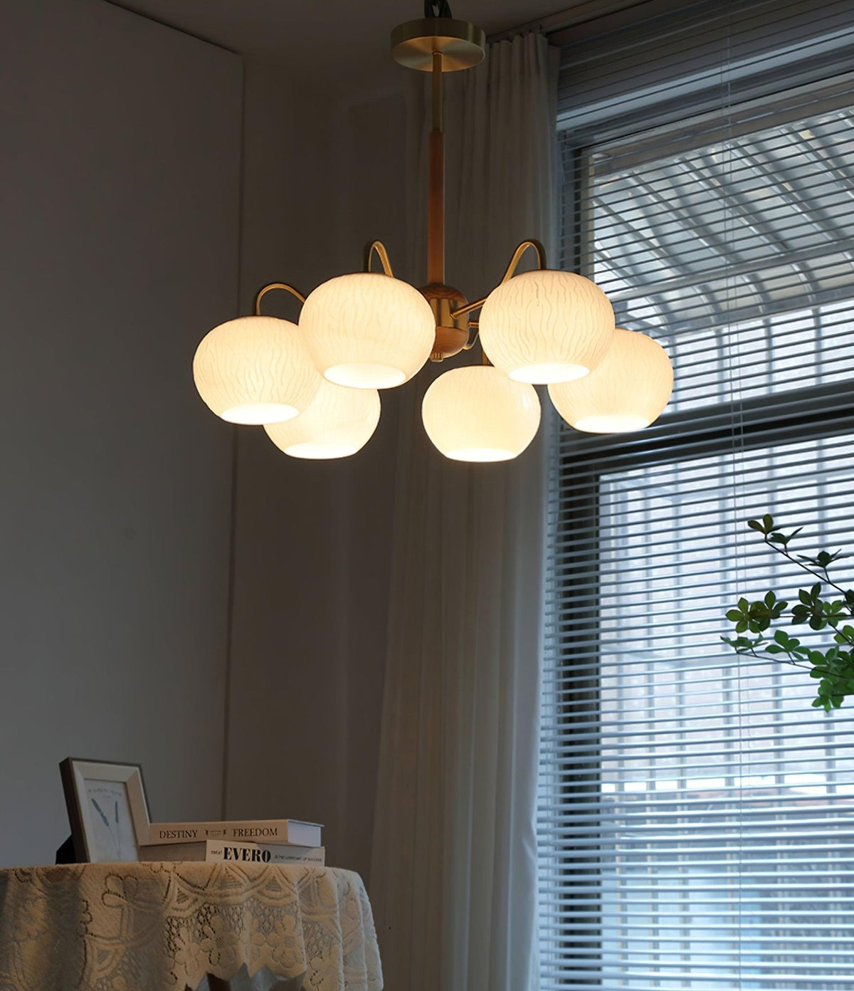 Elyra elegant lysekrone i træ
