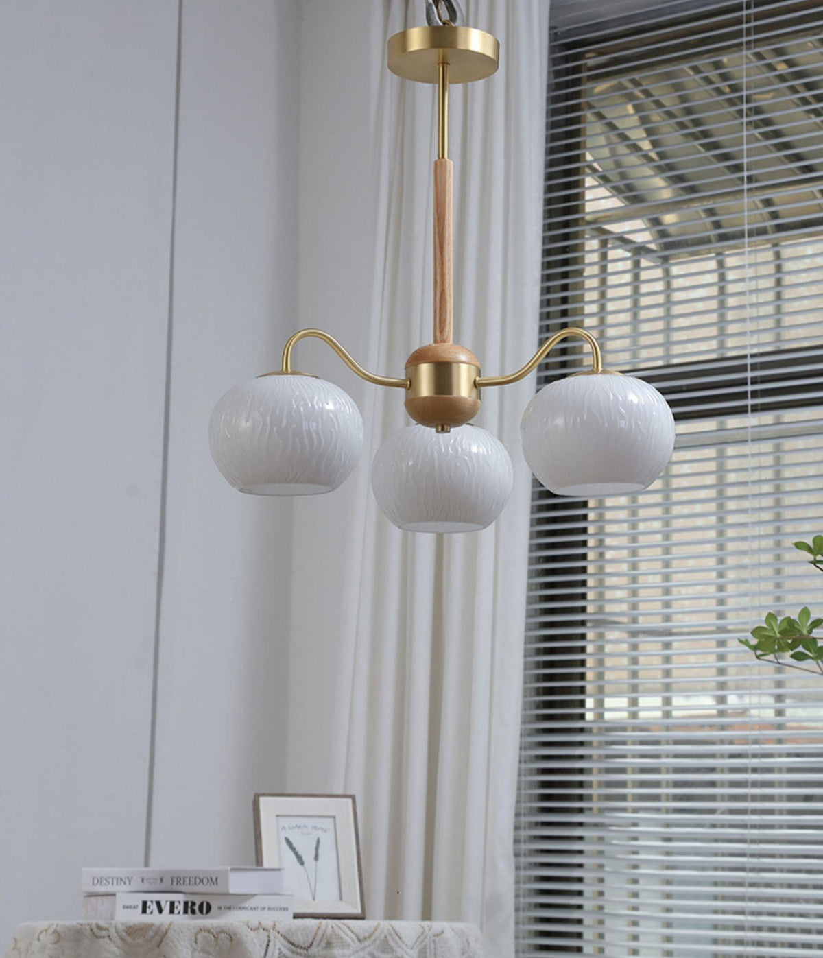 Elyra elegant lysekrone i træ