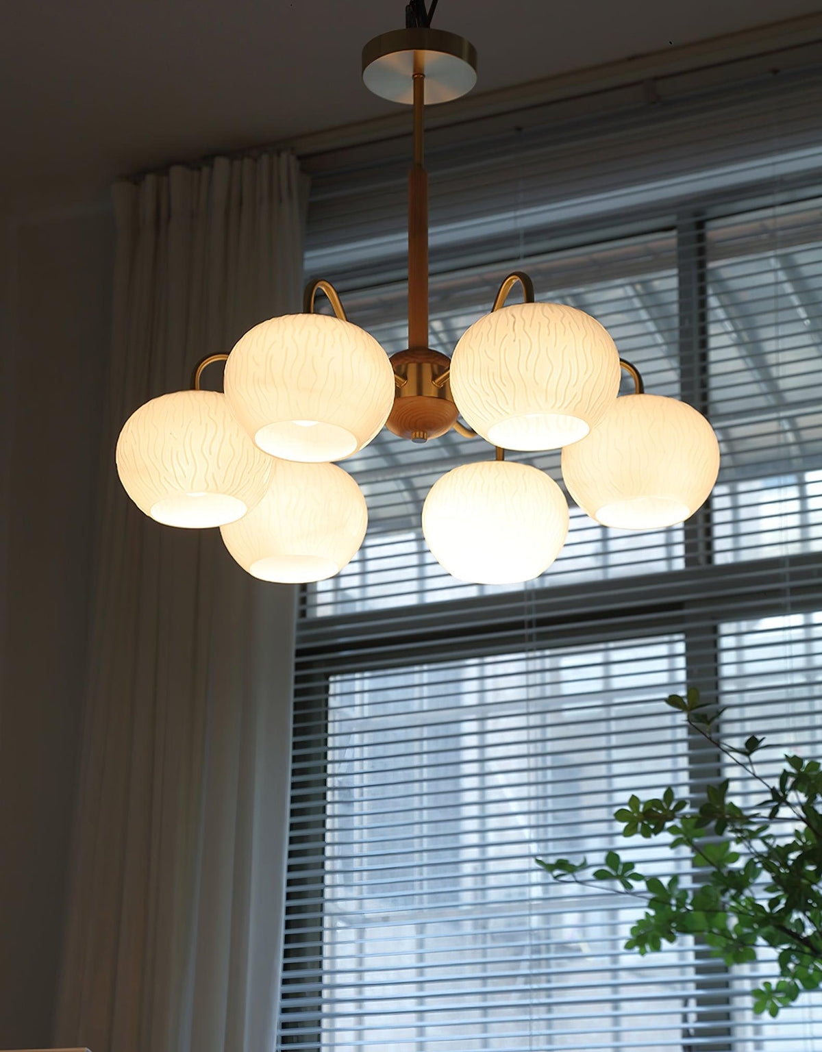 Elyra elegant lysekrone i træ