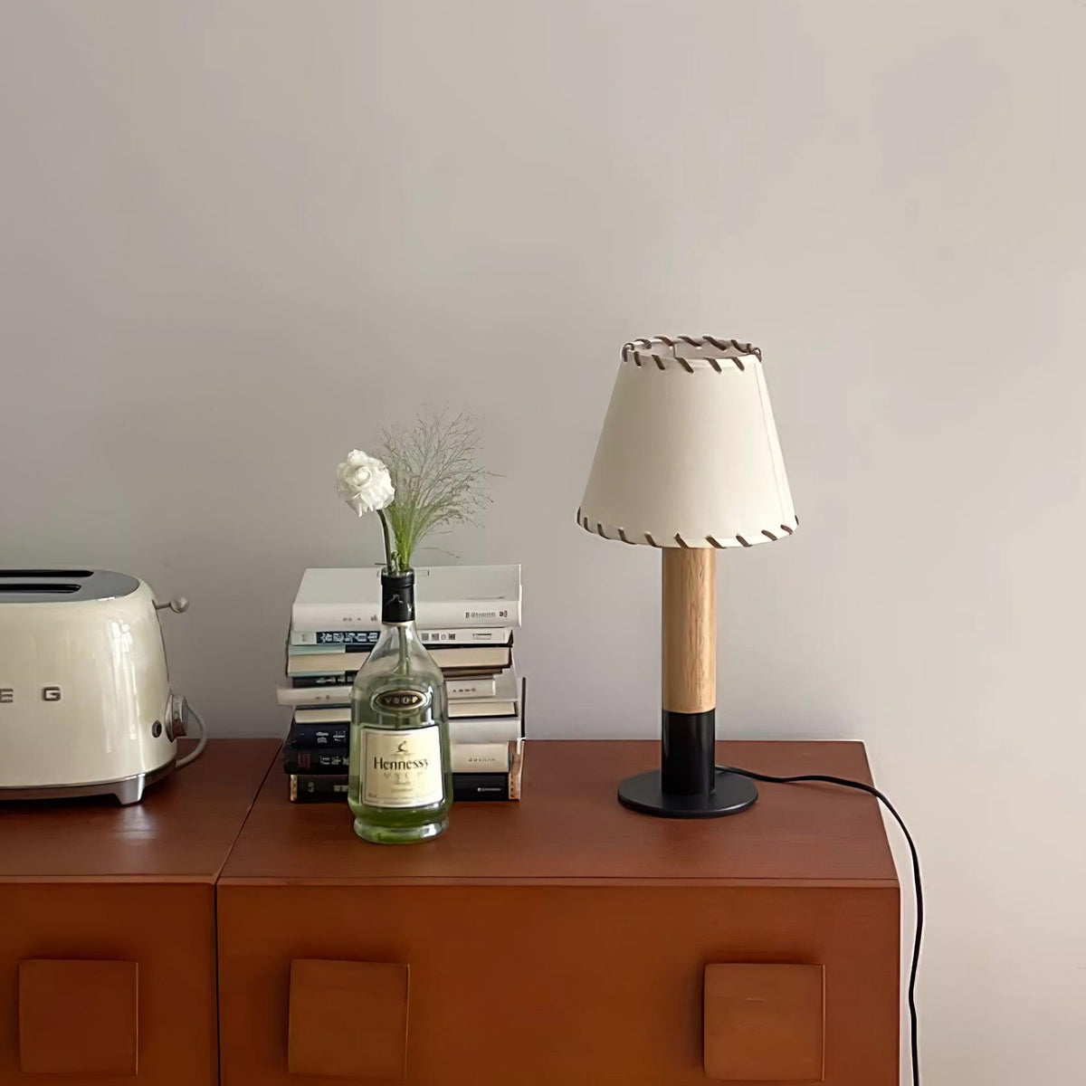 Virainina Table Lamp