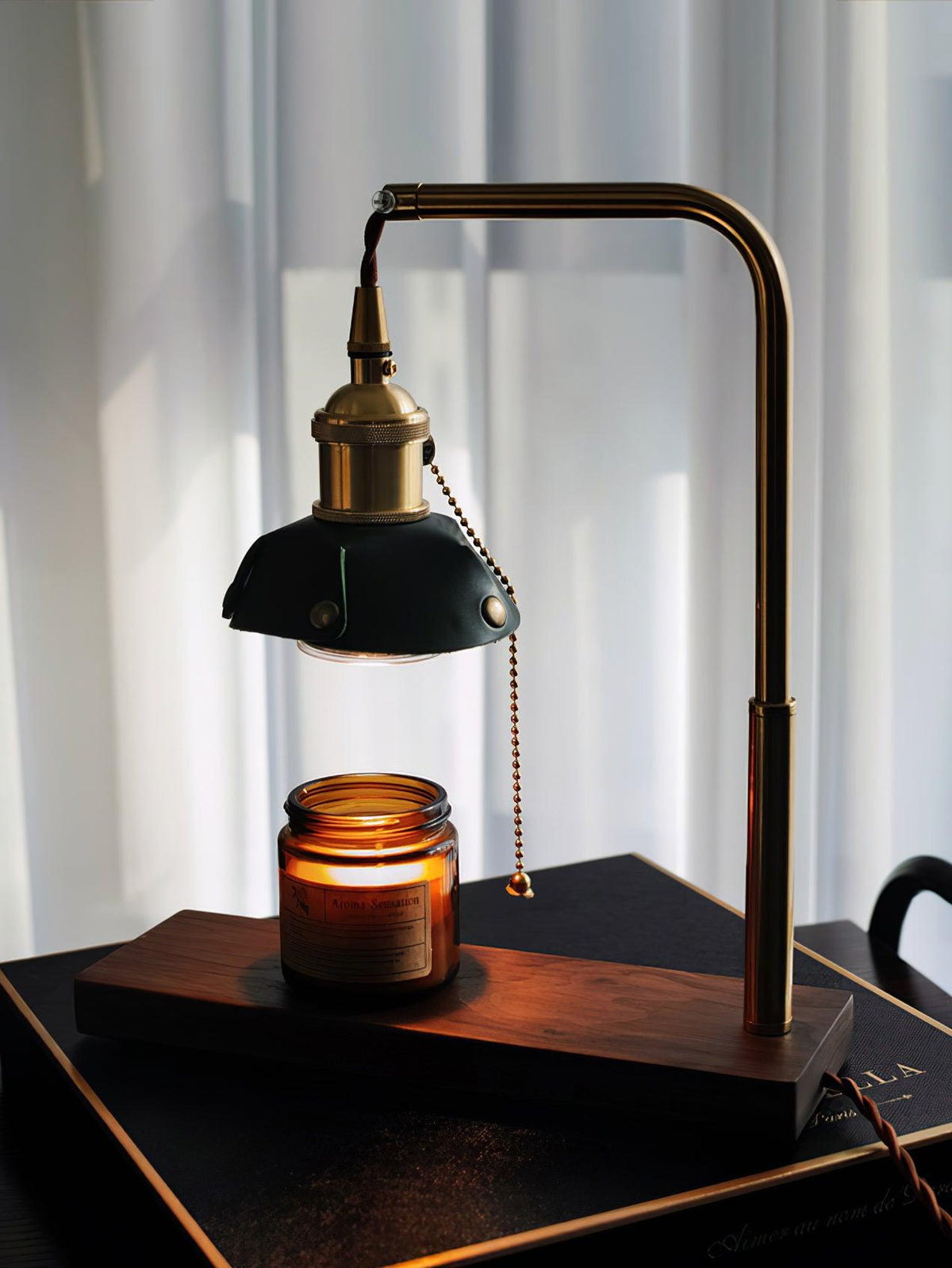 Clark modern bordslampa i trä