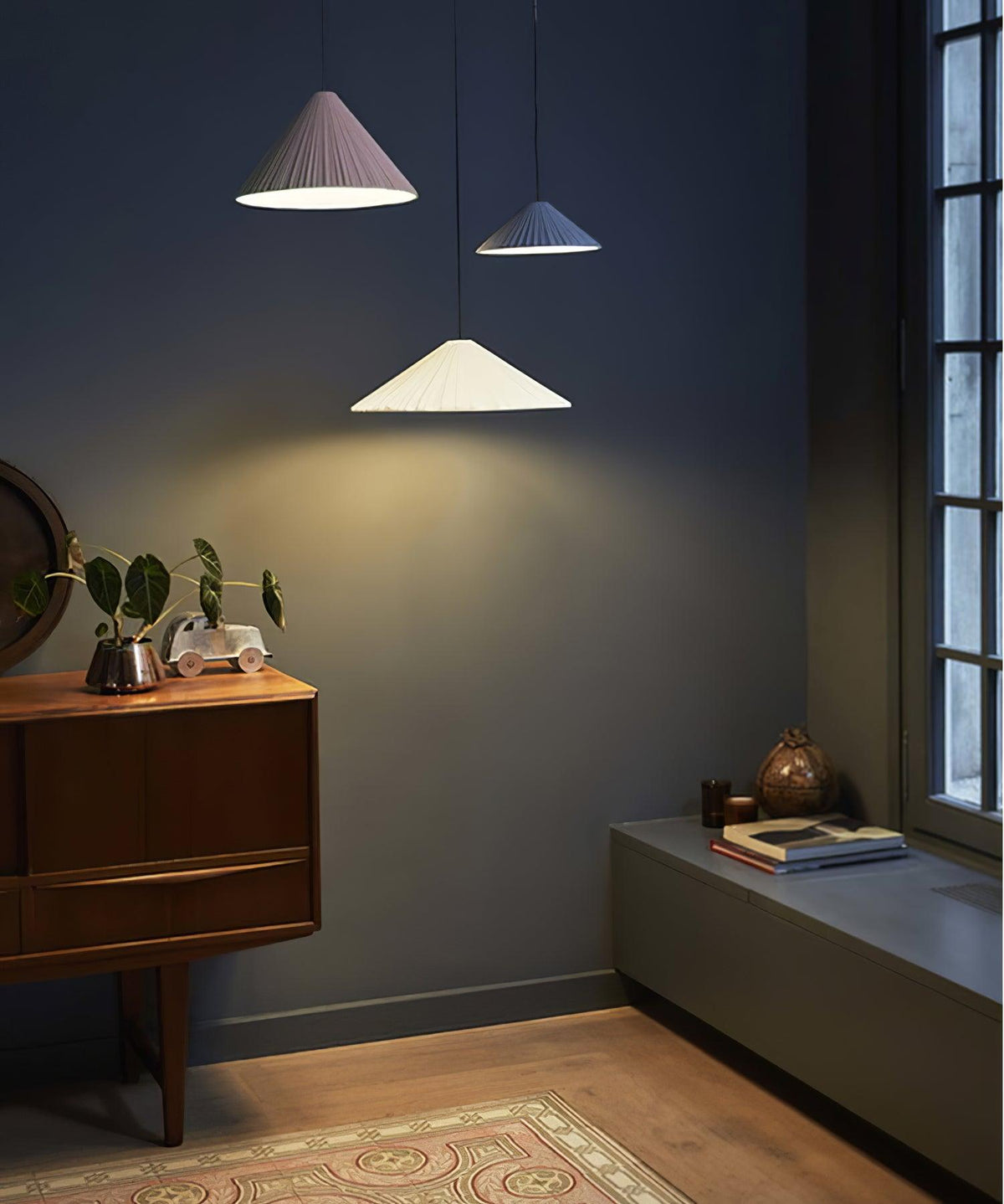 Cone Hat pendellampa i harts