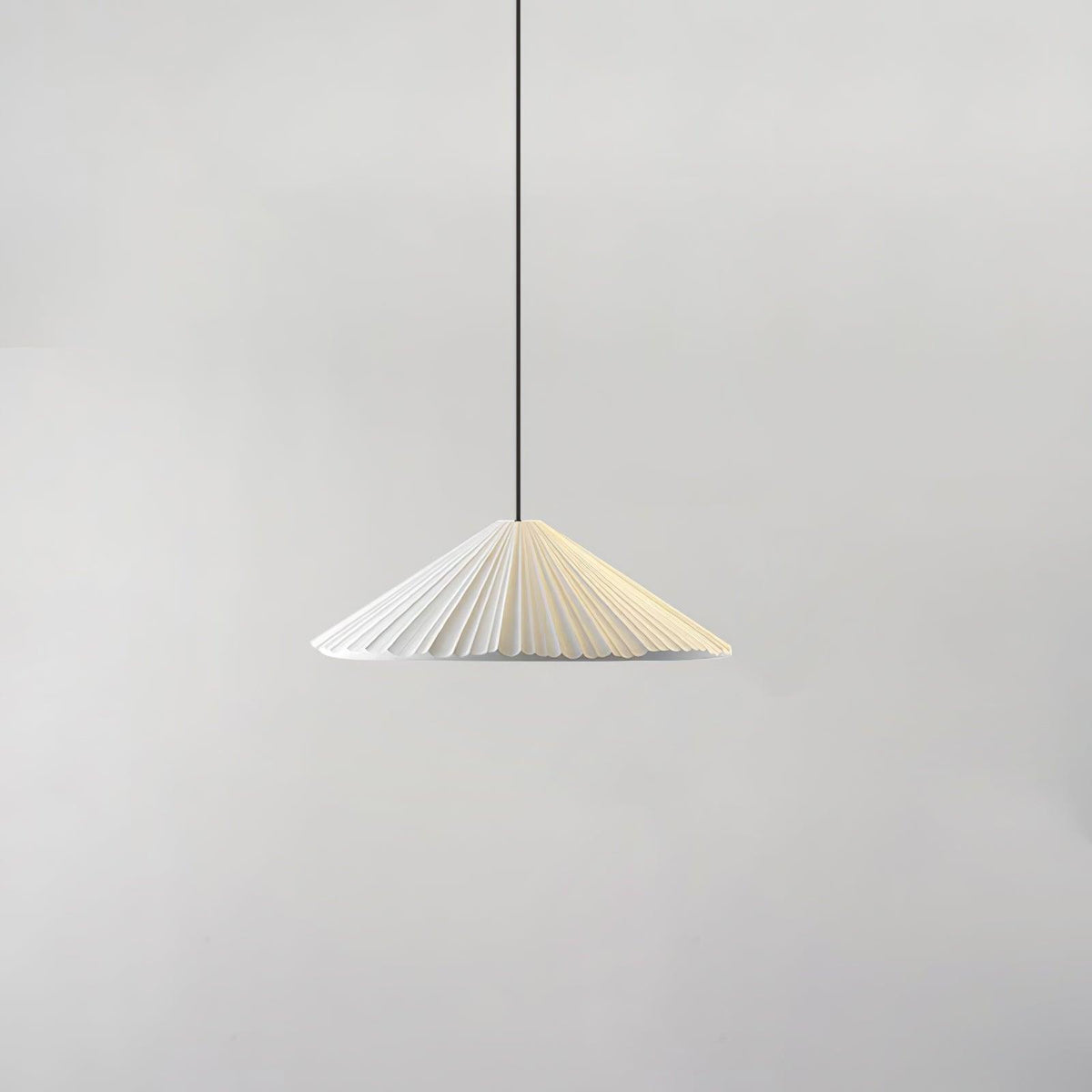 Cone Hat pendellampa i harts