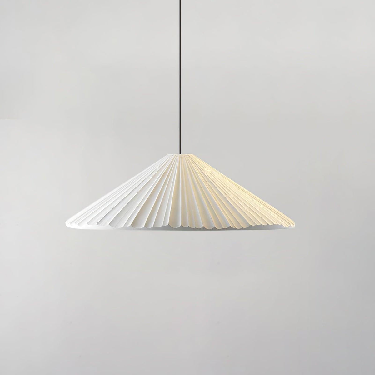 Cone Hat pendellampa i harts