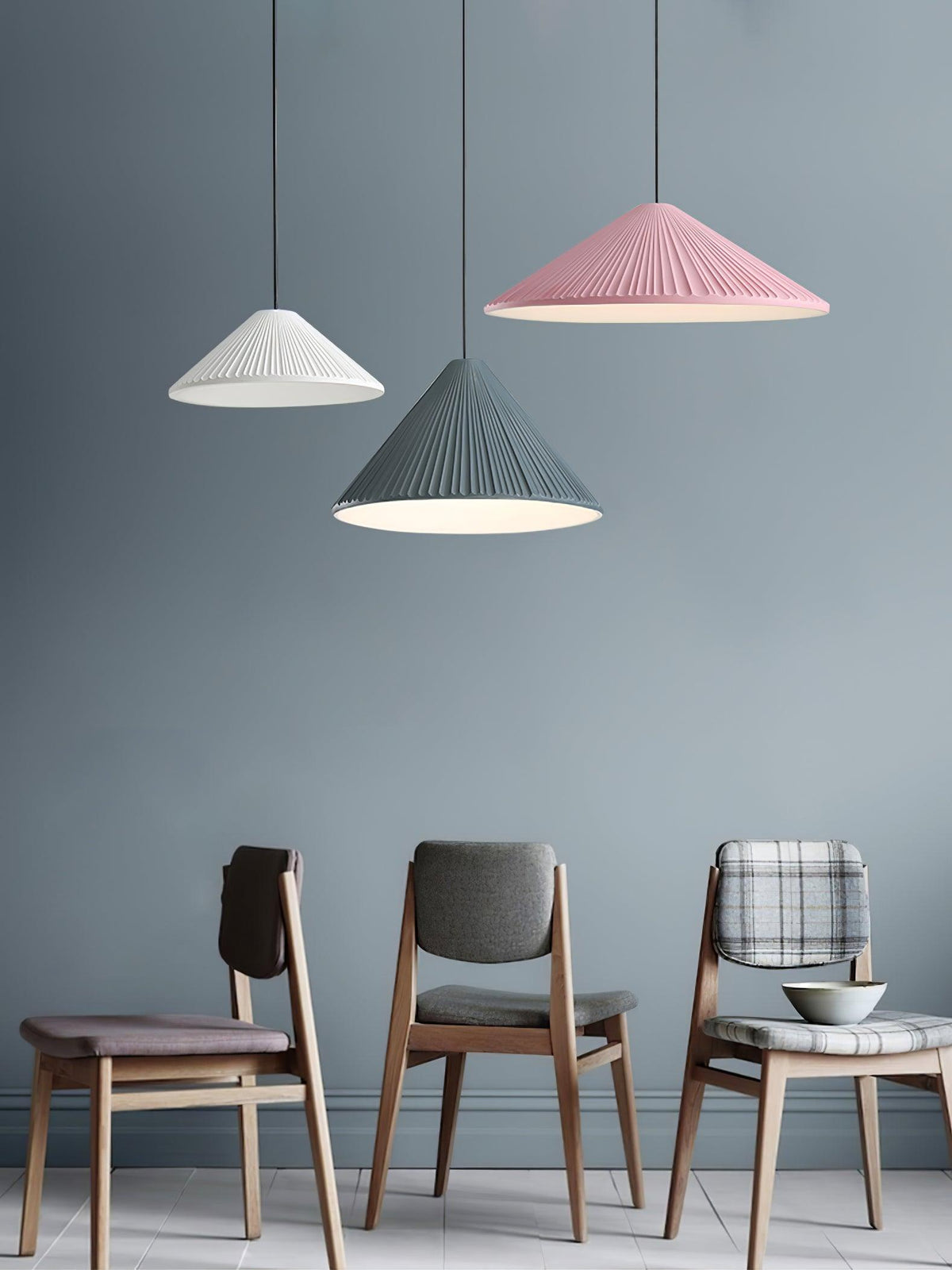 Cone Hat pendellampa i harts