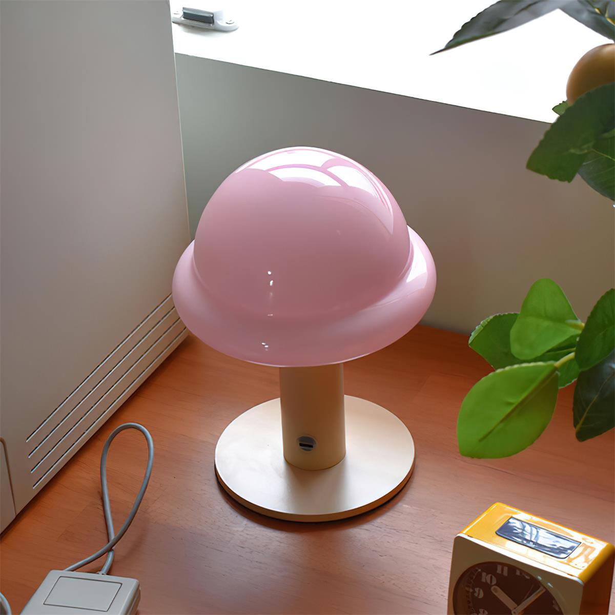 Liorelira Table Lamp