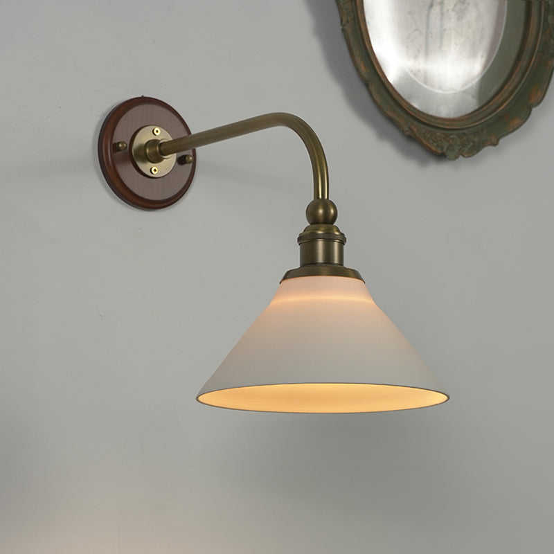 Liorivenne vägglampa