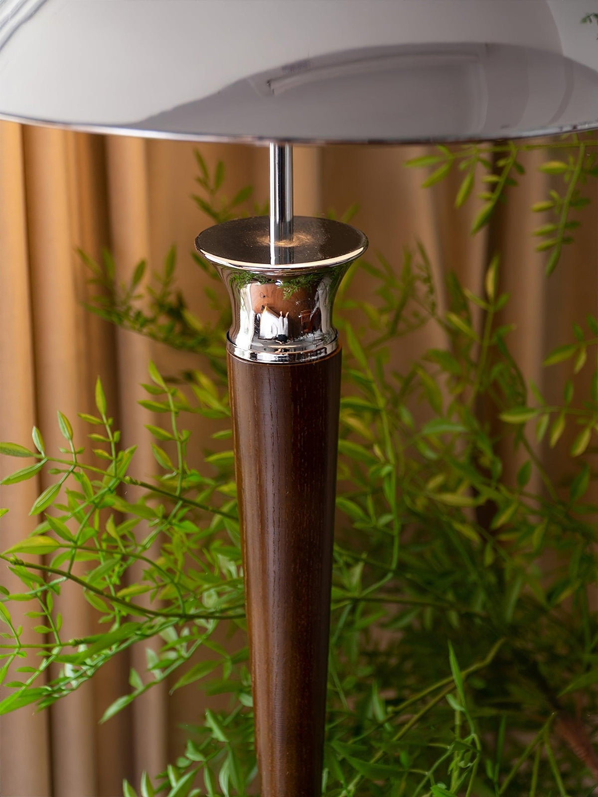 Viraivelle retro golvlampa i krom